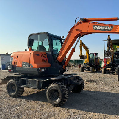 48 كيلوواط مستعمل DOOSAN حفرة آلة Doosan DX60W الحفرة الزحفية الهيدروليكية 5550 كجم