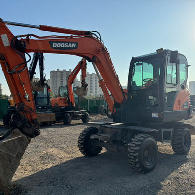 48 كيلوواط مستعمل DOOSAN حفرة آلة Doosan DX60W الحفرة الزحفية الهيدروليكية 5550 كجم