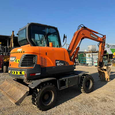 48 كيلوواط مستعمل DOOSAN حفرة آلة Doosan DX60W الحفرة الزحفية الهيدروليكية 5550 كجم