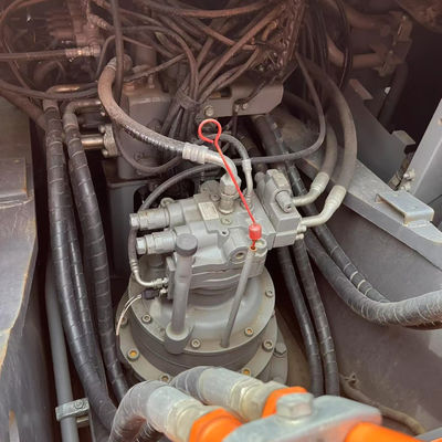 حفرة هيتاتشي ZX240 المستخدمة الحفرة الهيدروليكية المتنقلة يد ثانية حفرة 23.5 طن