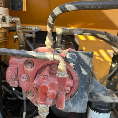 الصفراء هيونداي 305 حفرة مستعملة حفرة 198kw 1900rpm آلة بناء يدوية ثانية