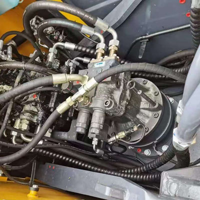 الجهاز الحفري الهيدروليكي XCMG XE135 مع مسار الزحف